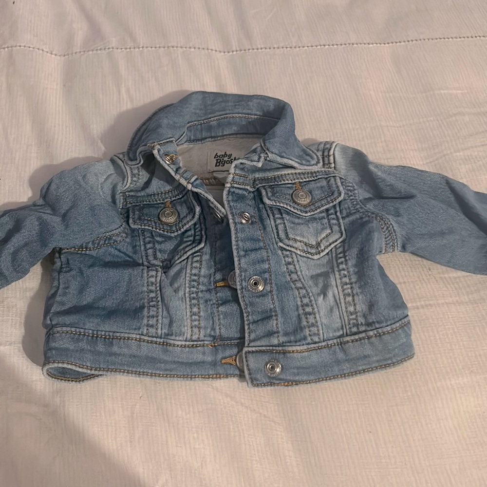 This a Jean jacket for the days it’s not so cold